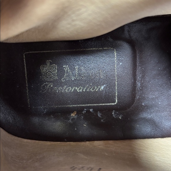 Alden Men's Tan Suede Chukka Boots - Picture 6 of 11